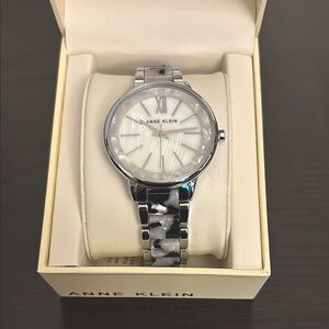 ANNE KLEIN WOMEN'S QUARTZ WHITE DIAL WATCH